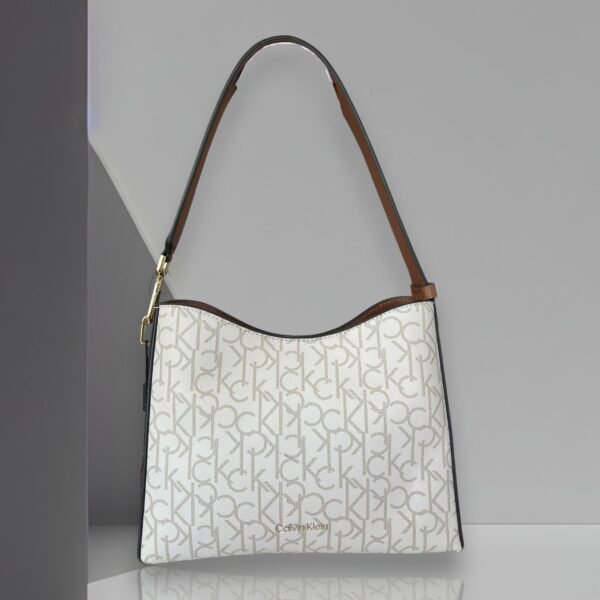 Calvin Klein Shoulder Bag Van Vanilla H5AZJTI4