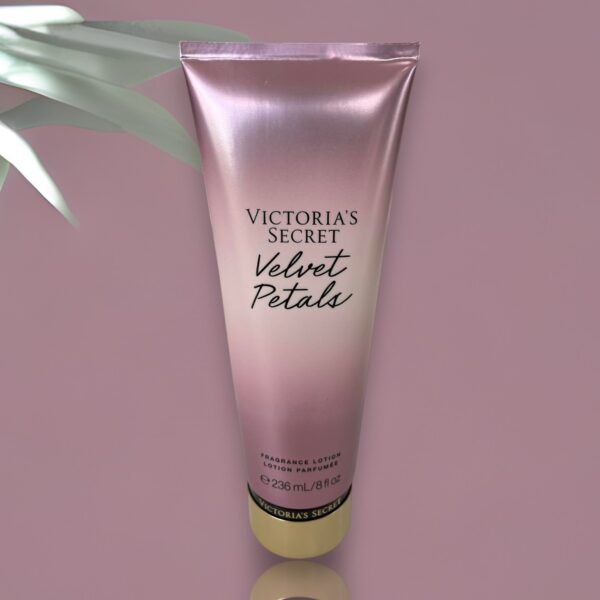Victoria’s Secret Velvet Petals Fragrance Lotion 236mL 8 Fl Oz